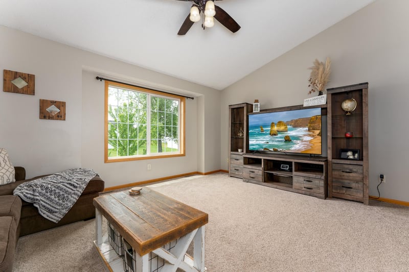 1805 6th St N, Sartell, MN 56377