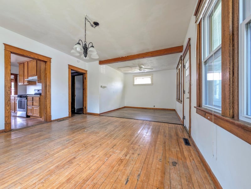 404 4th St SW, Montgomery, MN 56069