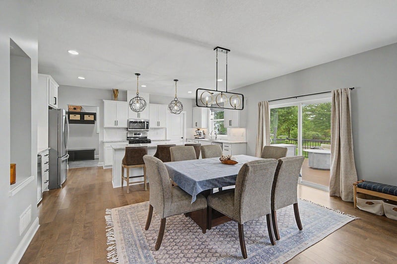 6694 Lakeview Cir NE, Albertville, MN 55301