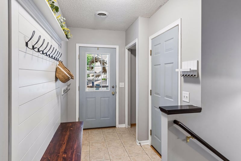 7617 Century Ct, Chanhassen, MN 55317