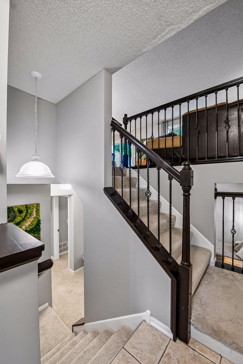 7617 Century Ct, Chanhassen, MN 55317