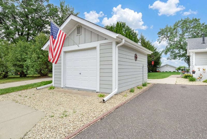 249 Crescent St, Big Lake, MN 55309