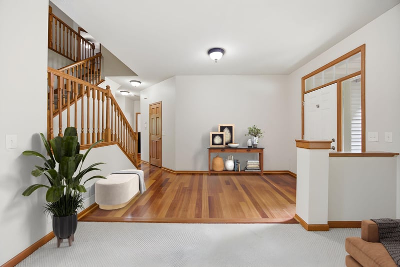 1020 Creekwood Dr N, Champlin, MN 55316