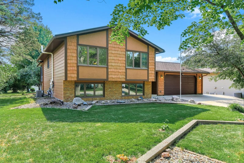 435 Allan Ave, Owatonna, MN 55060