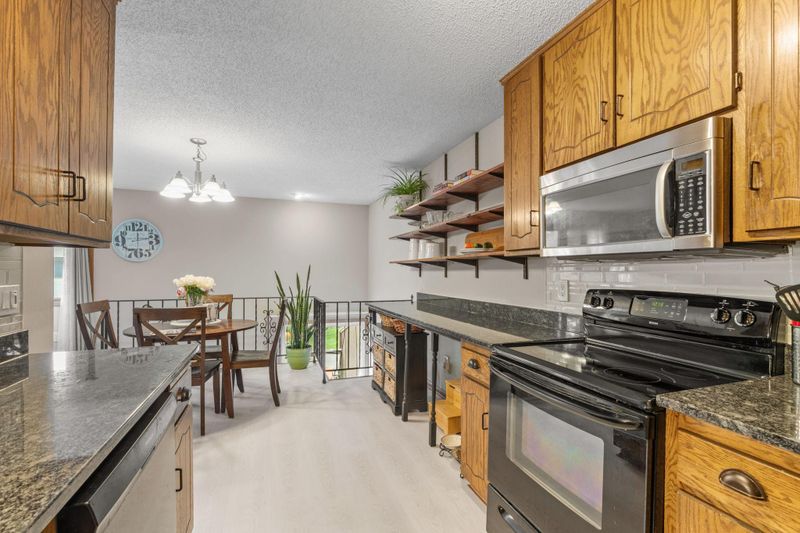 8545 Maplebrook Pw N, Brooklyn Park, MN 55445