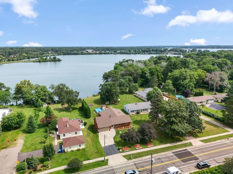 1911 County Road F E, White Bear Lake, MN 55110