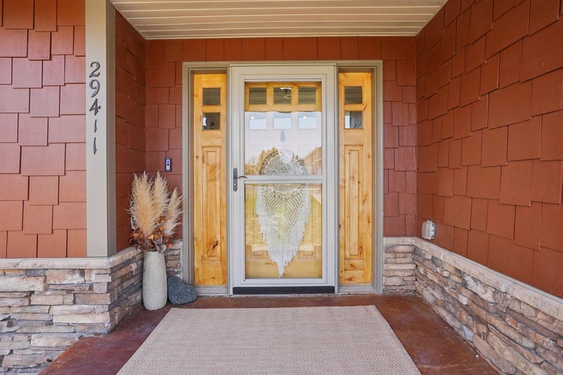 29411 Morningside Ct, Lindstrom, MN 55045