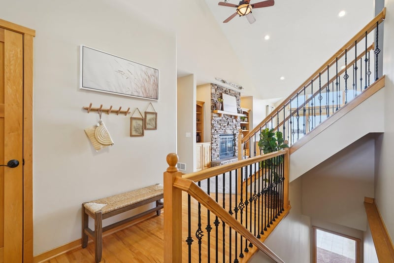 29411 Morningside Ct, Lindstrom, MN 55045