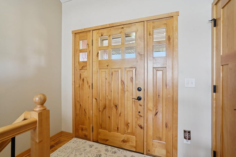 29411 Morningside Ct, Lindstrom, MN 55045