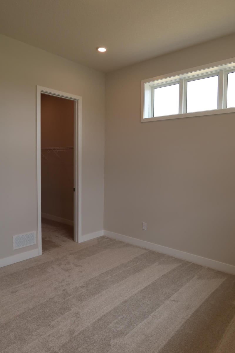 17940 Greenwich Way, Lakeville, MN 55044