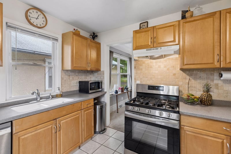 1459 Pascal St N, Saint Paul, MN 55108