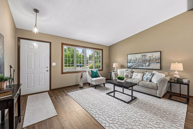 9630 12th Avenue Cir, Bloomington, MN 55425