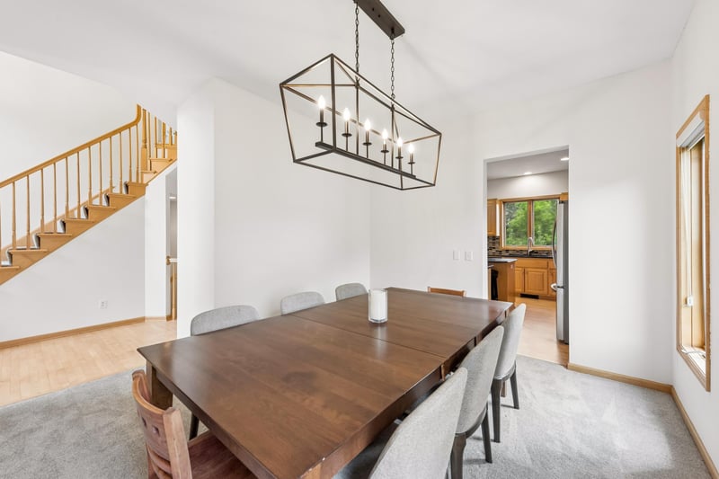 9257 Shetland Rd, Eden Prairie, MN 55347