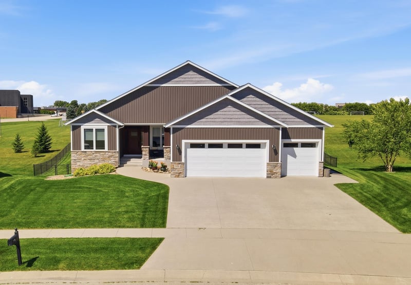 515 21st Pl NE, Kasson, MN 55944