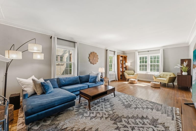 704 E Minnehaha Pw, Minneapolis, MN 55417