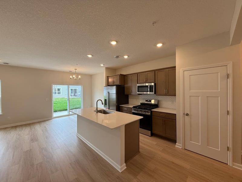 23158 Creekview Ct, Rogers, MN 55374