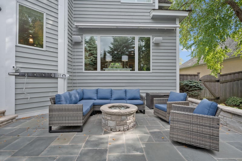 7000 Weston Cir, Edina, MN 55439