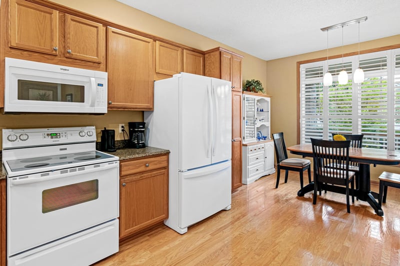 15118 Dutchman Way, Apple Valley, MN 55124