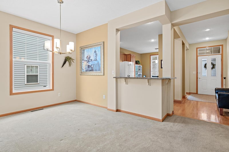 15118 Dutchman Way, Apple Valley, MN 55124