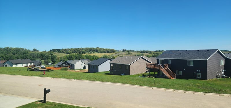 610 Mulligan Dr, Zumbrota, MN 55992