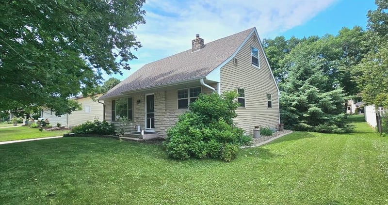 20 Highland Dr, Morris, MN 56267