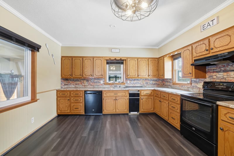 627 S Litchfield Ave, Litchfield, MN 55355