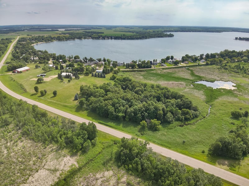 33846 N Pickerel Dr, Richville, MN 56576