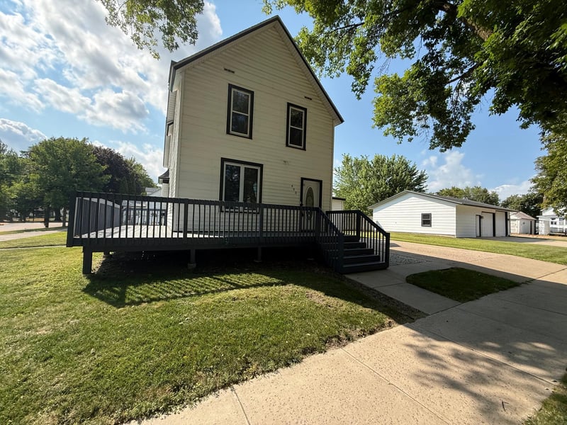 400 Walnut St SW, Sleepy Eye, MN 56085