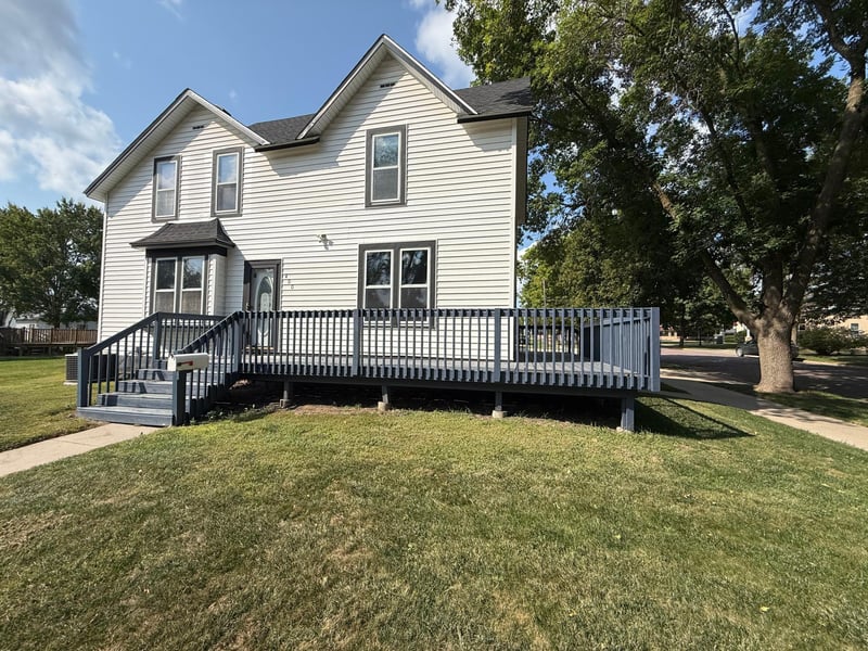 400 Walnut St SW, Sleepy Eye, MN 56085