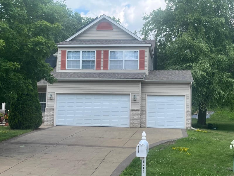 8218 Lori Ln, Woodbury, MN 55125