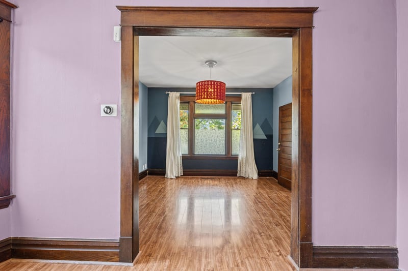 909 Sherburne Ave, Saint Paul, MN 55104