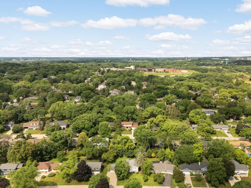 6620 Limerick Ln, Edina, MN 55439