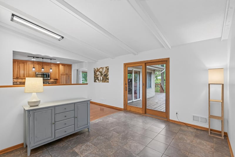 2649 Hillview Rd, Mounds View, MN 55112