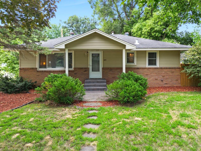 1405 16th St NW, New Brighton, MN 55112