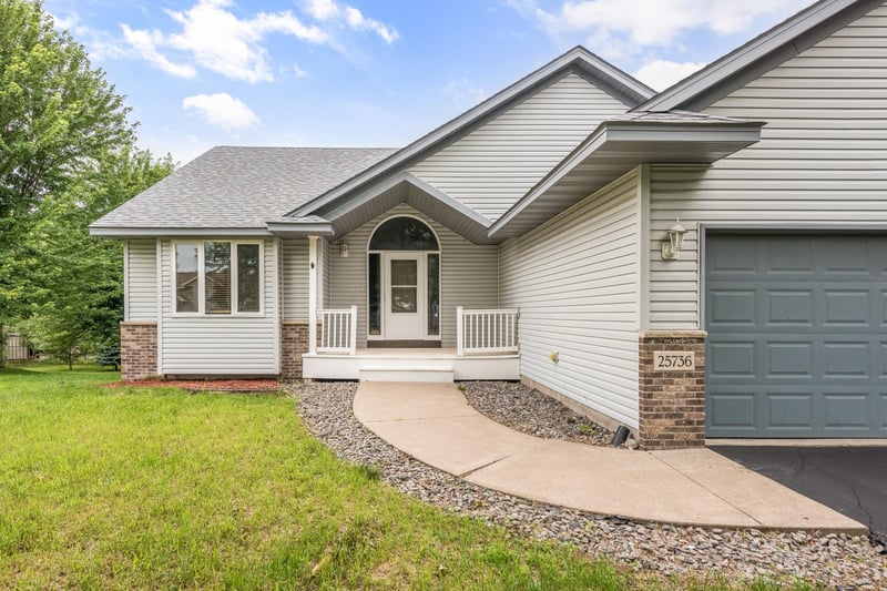 25736 18th St W, Zimmerman, MN 55398