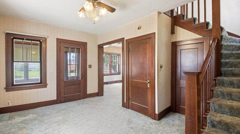 427 E River Ave, Barron, WI 54812