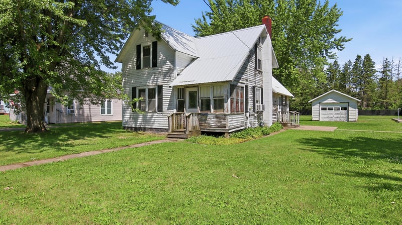 427 E River Ave, Barron, WI 54812