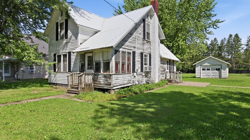 427 E River Ave, Barron, WI 54812