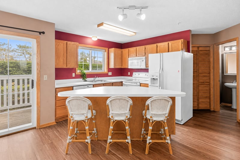 630 Knights Bridge Rd, New Brighton, MN 55112