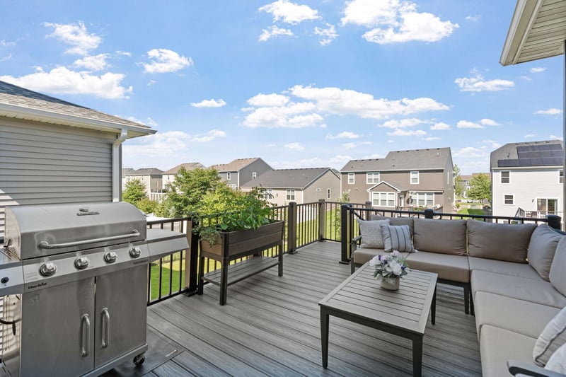8260 Deerwood Ln N, Maple Grove, MN 55369