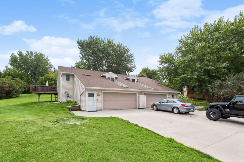 1443 Independence Ave, Chaska, MN 55318