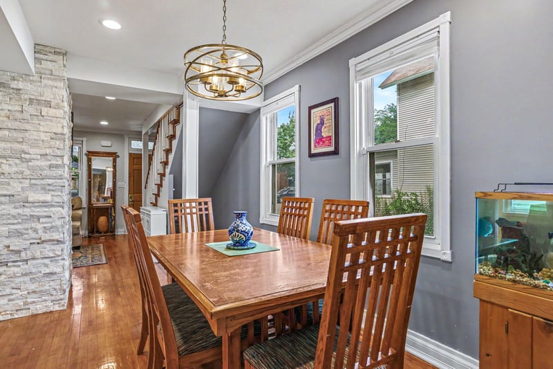 406 Superior St, Saint Paul, MN 55102