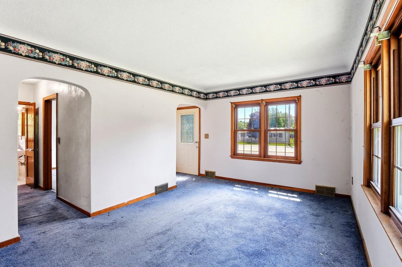 461 Birch St, Circle Pines, MN 55014