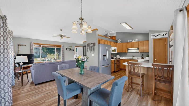 522 Brook Ave, Saint Charles, MN 55972