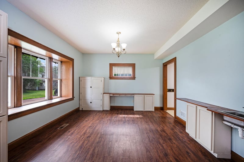 214 Marshall St, Mankato, MN 56001