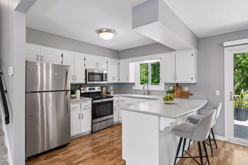 4524 Morningside Ave, Vadnais Heights, MN 55127