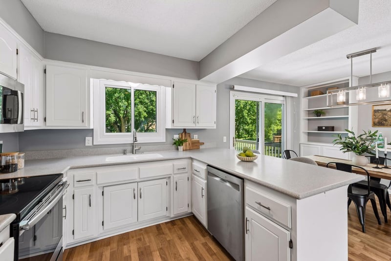 4524 Morningside Ave, Vadnais Heights, MN 55127
