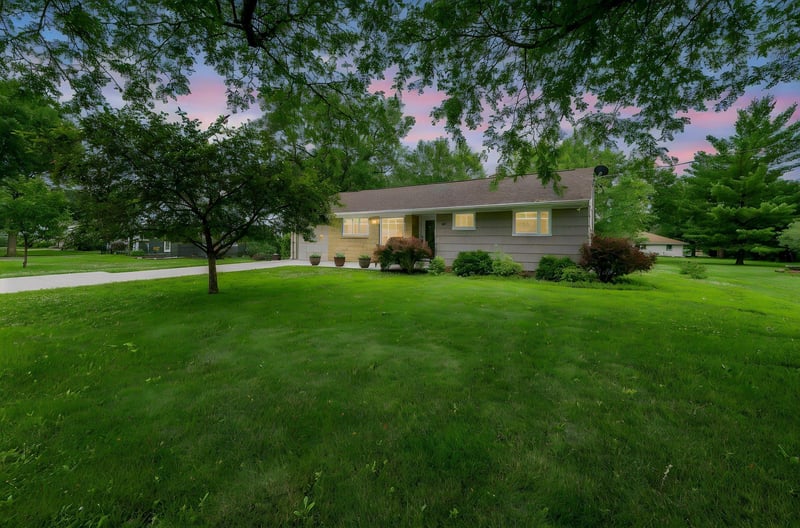 47 Skyline Dr, Mankato, MN 56001