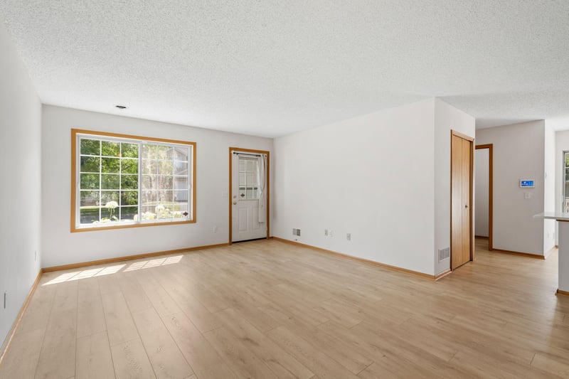 623 Mariner Way, Woodbury, MN 55129
