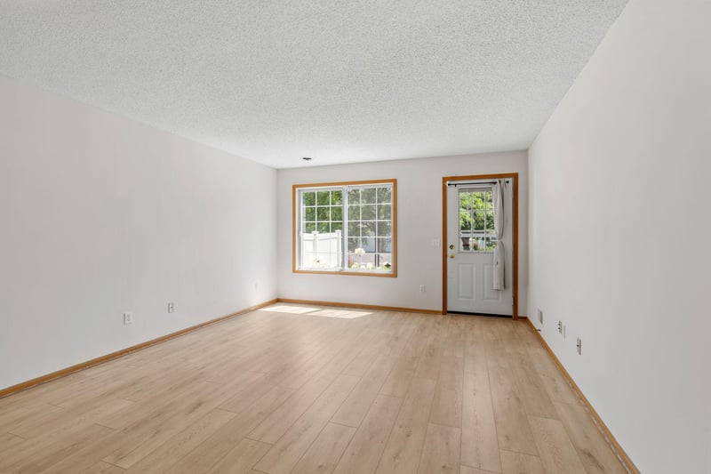 623 Mariner Way, Woodbury, MN 55129